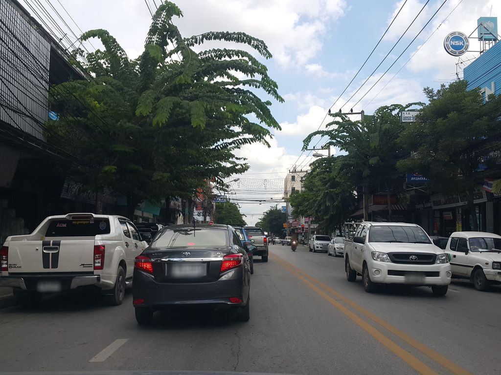 ภาพถนนตรงที่ Lotus Villa Homestay ตั้งอยู่ ถ่ายโดย jrcarlsen พ.ศ. 2558 (2015) · A street-level view of where Lotus Villa Homestay stands, by jrcarlsen in 2558 (2015)