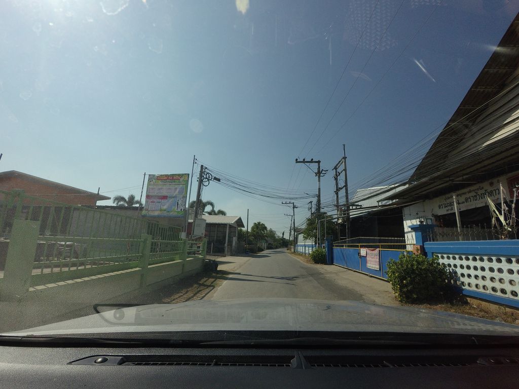 ภาพถนนตรงที่ Give and Take Cafe ตั้งอยู่ ถ่ายโดย mishari พ.ศ. 2564 (2021) · A street-level view of where Give and Take Cafe stands, by mishari in 2564 (2021)