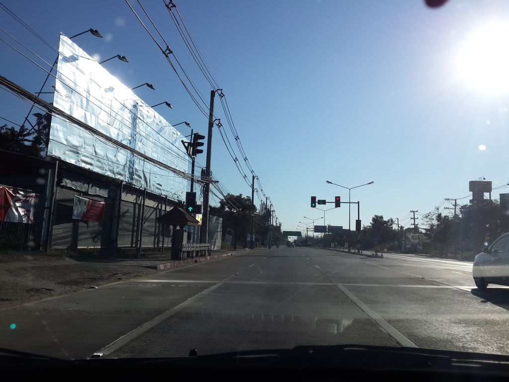 ภาพถนนตรงที่ ข้าวเม่าข้าวฟ่าว ตั้งอยู่ ถ่ายโดย mishari พ.ศ. 2557 (2014) · A street-level view of where ข้าวเม่าข้าวฟ่าว · Khaomao Khao Fao stands, by mishari in 2557 (2014)