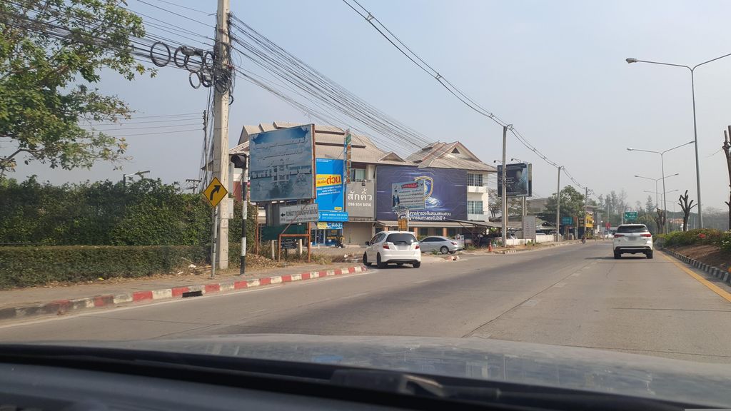 ภาพถนนตรงที่ ฮ้อยเทียนเหลา ตั้งอยู่ ถ่ายโดย jrcarlsen พ.ศ. 2566 (2023) · A street-level view of where ฮ้อยเทียนเหลา · Hoi Thian Lao stands, by jrcarlsen in 2566 (2023)