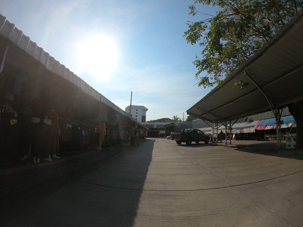 ภาพถนนตรงที่ The Science Clinic เดอะ ซายณ์ คลินิก ตั้งอยู่ ถ่ายโดย chanuwath_grab พ.ศ. 2562 (2019) · A street-level view of where The Science Clinic เดอะ ซายณ์ คลินิก stands, by chanuwath_grab in 2562 (2019)