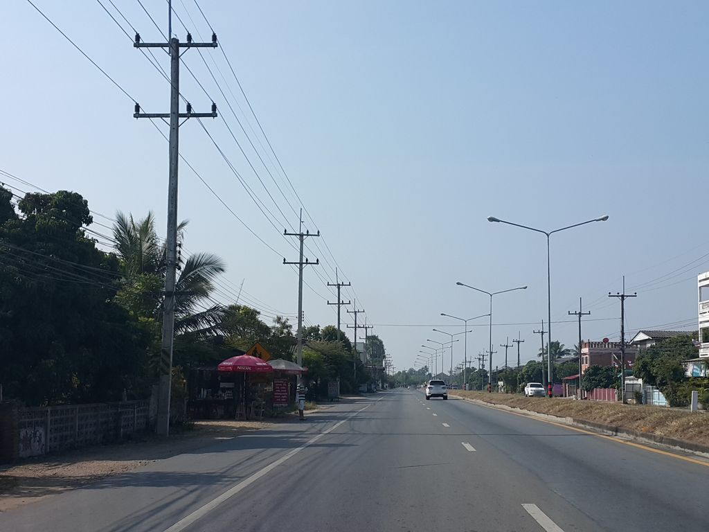 ภาพถนนตรงที่ เจ๊ซอน Nescafe' ตั้งอยู่ ถ่ายโดย jrcarlsen พ.ศ. 2558 (2015) · A street-level view of where เจ๊ซอน Nescafe' stands, by jrcarlsen in 2558 (2015)