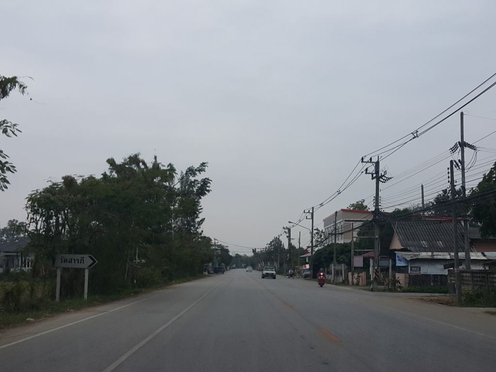 ภาพถนนตรงที่ ก๋องคำรีไซเคิล แม่คือ ตั้งอยู่ ถ่ายโดย jrcarlsen พ.ศ. 2559 (2016) · A street-level view of where ก๋องคำรีไซเคิล แม่คือ · Kongkham Risaikhoen Mae Khue stands, by jrcarlsen in 2559 (2016)