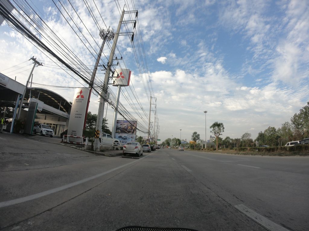 ภาพถนนตรงที่ Mitsubishi มิตซูเชียงใหม่ ฝ่ายขาย ฟลีท องค์กร ตั้งอยู่ ถ่ายโดย chanuwath_grab พ.ศ. 2562 (2019) · A street-level view of where Mitsubishi มิตซูเชียงใหม่ ฝ่ายขาย ฟลีท องค์กร stands, by chanuwath_grab in 2562 (2019)