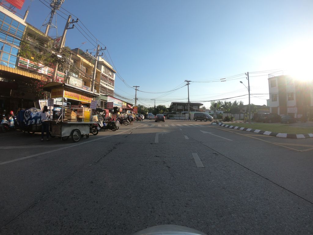 ภาพถนนตรงที่ ร้านรับจำนำนาฬิกาเชียงใหม่ ซื้อ ขาย นาฬิกาทุกชนิด ให้ราคาสูง 0869150713 ตั้งอยู่ ถ่ายโดย chanuwath_grab พ.ศ. 2562 (2019) · A street-level view of where ร้านรับจำนำนาฬิกาเชียงใหม่ ซื้อ ขาย นาฬิกาทุกชนิด ให้ราคาสูง 0869150713 · Ran Rap Chamnam Nalika Chiang Mai Sue Khai Nalika Thukchanit Hairakhasung 0869150713 stands, by chanuwath_grab in 2562 (2019)