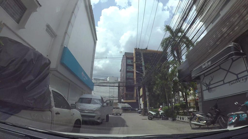 ภาพถนนตรงที่ Dunkin' Donuts ตั้งอยู่ ถ่ายโดย kaart_3 พ.ศ. 2562 (2019) · A street-level view of where Dunkin' Donuts stands, by kaart_3 in 2562 (2019)