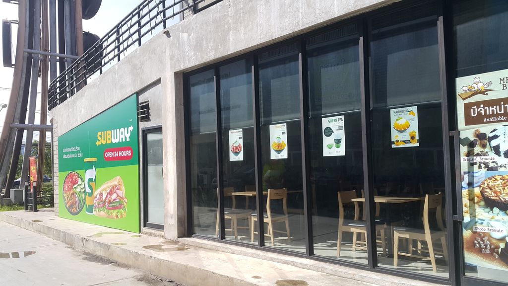 ภาพถนนตรงที่ Easypay THAI เช่าใช้สินค้า ตั้งอยู่ ถ่ายโดย jrcarlsen พ.ศ. 2562 (2019) · A street-level view of where Easypay THAI เช่าใช้สินค้า stands, by jrcarlsen in 2562 (2019)