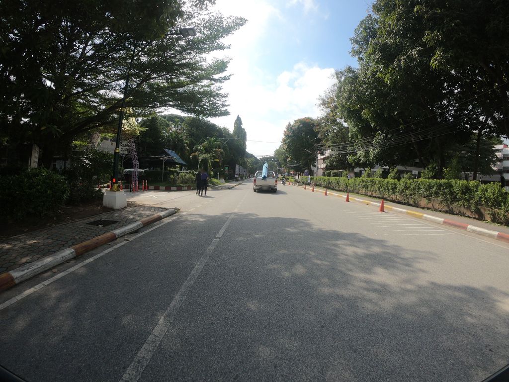 ภาพถนนตรงที่ SatitCMU ตั้งอยู่ ถ่ายโดย chanuwath_grab พ.ศ. 2562 (2019) · A street-level view of where SatitCMU stands, by chanuwath_grab in 2562 (2019)