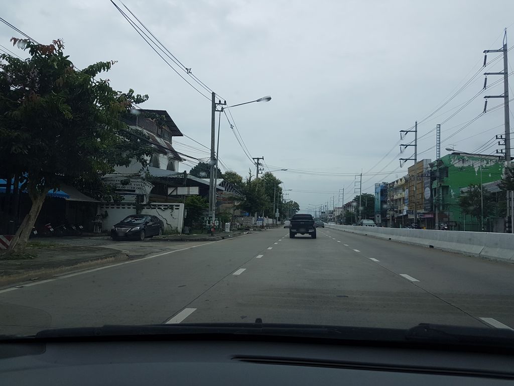 ภาพถนนตรงที่ Western Union ตั้งอยู่ ถ่ายโดย ekkarin พ.ศ. 2561 (2018) · A street-level view of where Western Union stands, by ekkarin in 2561 (2018)