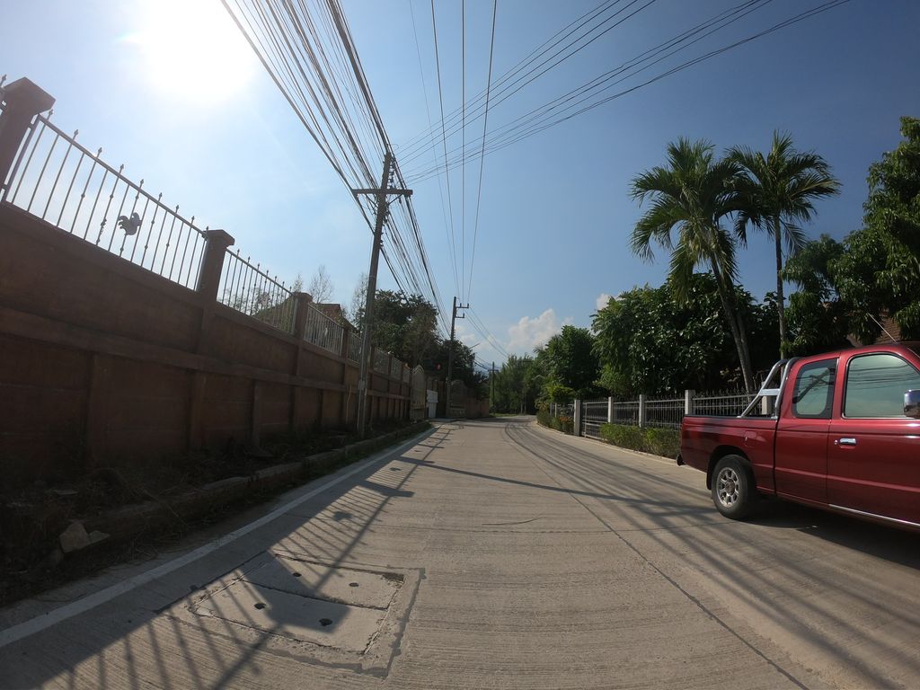 ภาพถนนตรงที่ The Next Ruamchok - City Hall ตั้งอยู่ ถ่ายโดย chanuwath_grab พ.ศ. 2562 (2019) · A street-level view of where The Next Ruamchok - City Hall stands, by chanuwath_grab in 2562 (2019)