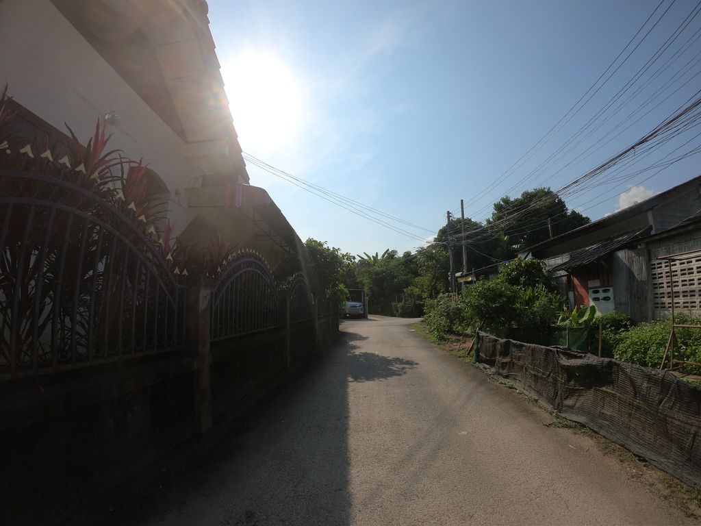 ภาพถนนตรงที่ หม่าล่าหน้าชา ตั้งอยู่ ถ่ายโดย chanuwath_grab พ.ศ. 2562 (2019) · A street-level view of where หม่าล่าหน้าชา · Mala Nacha stands, by chanuwath_grab in 2562 (2019)