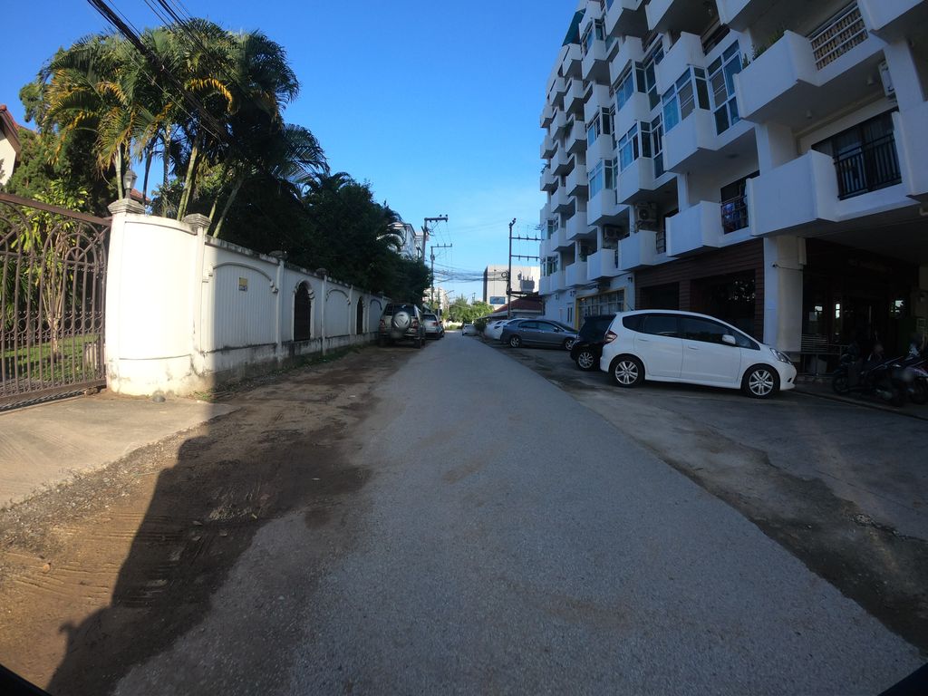ภาพถนนตรงที่ 103 คอนโดมิเนียม 5 ตั้งอยู่ ถ่ายโดย chanuwath_grab พ.ศ. 2562 (2019) · A street-level view of where 103 คอนโดมิเนียม 5 · 103 Condominium 5 stands, by chanuwath_grab in 2562 (2019)
