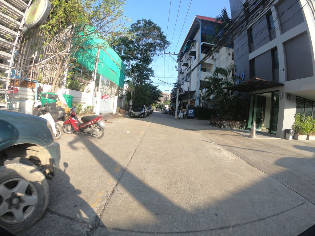 ภาพถนนตรงที่ โรงแรม เดอะเนส เชียงใหม่ ตั้งอยู่ ถ่ายโดย chanuwath_grab พ.ศ. 2562 (2019) · A street-level view of where โรงแรม เดอะเนส เชียงใหม่ · The Net Chiang Mai Hotel stands, by chanuwath_grab in 2562 (2019)