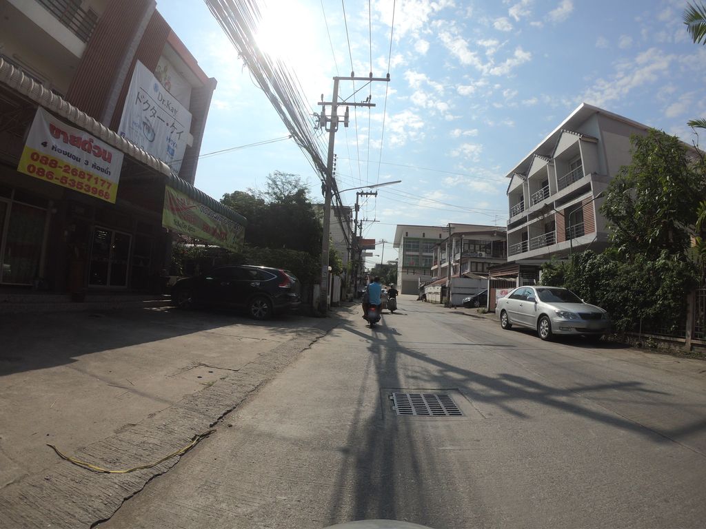 ภาพถนนตรงที่ Bamboo elephant family care ตั้งอยู่ ถ่ายโดย chanuwath_grab พ.ศ. 2562 (2019) · A street-level view of where Bamboo elephant family care stands, by chanuwath_grab in 2562 (2019)