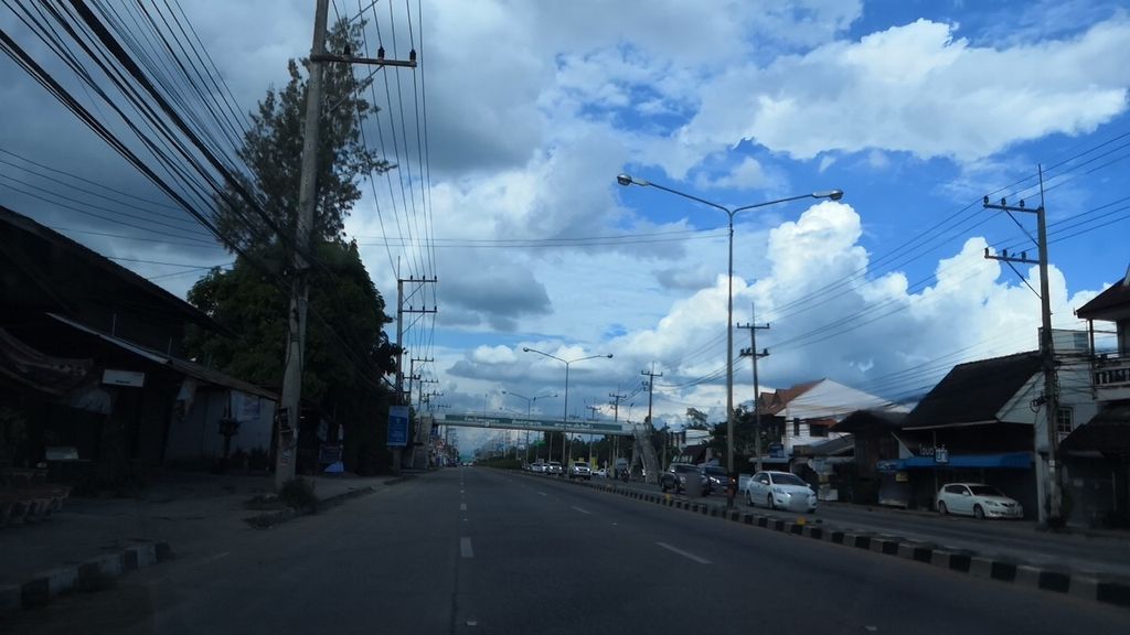 ภาพถนนตรงที่ บริษัท ลานนา เวท กรุ๊ป ตั้งอยู่ ถ่ายโดย charlesano พ.ศ. 2561 (2018) · A street-level view of where บริษัท ลานนา เวท กรุ๊ป · Lanna Wet Group Company stands, by charlesano in 2561 (2018)
