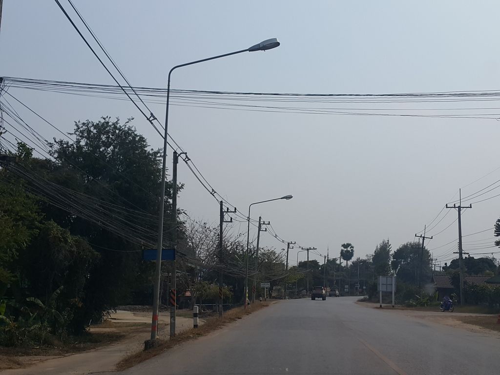 ภาพถนนตรงที่ Silrawee School ตั้งอยู่ ถ่ายโดย jrcarlsen พ.ศ. 2559 (2016) · A street-level view of where Silrawee School stands, by jrcarlsen in 2559 (2016)
