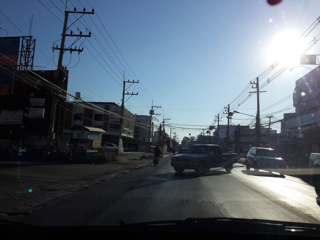ภาพถนนตรงที่ ร้านอี้เหวิน ชานมไข่มุก ตั้งอยู่ ถ่ายโดย mishari พ.ศ. 2557 (2014) · A street-level view of where ร้านอี้เหวิน ชานมไข่มุก · Ran Iwoen Chanmakhaimuk stands, by mishari in 2557 (2014)