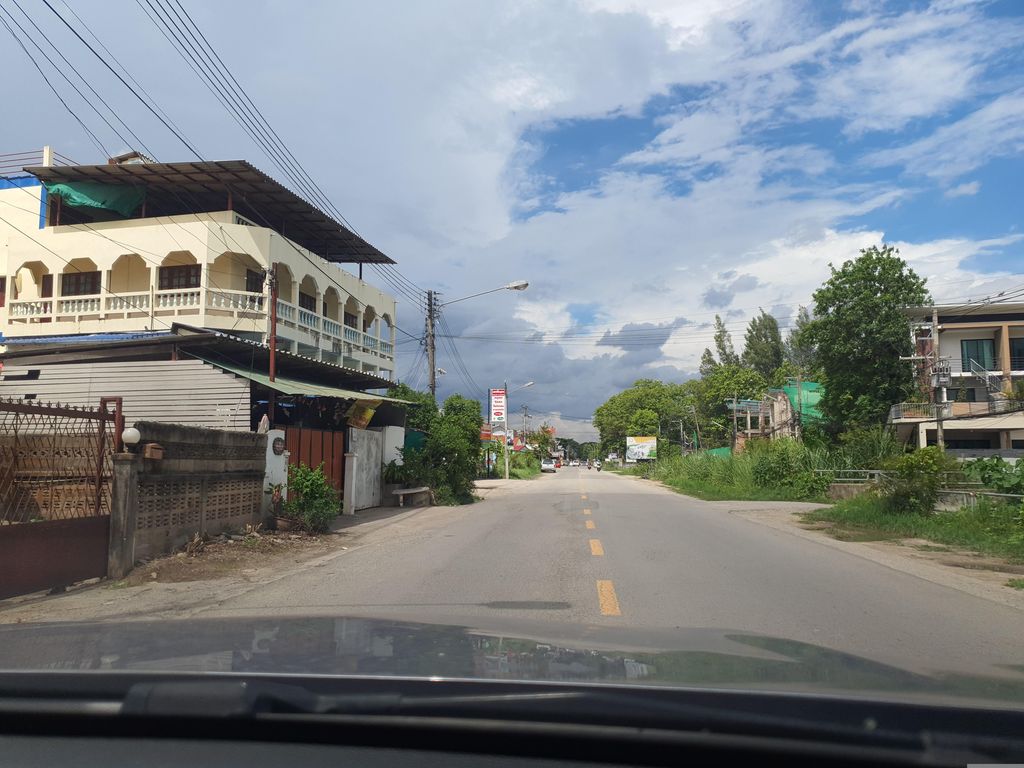 ภาพถนนตรงที่ Mugo Drink By Cnx ตั้งอยู่ ถ่ายโดย jrcarlsen พ.ศ. 2566 (2023) · A street-level view of where Mugo Drink By Cnx stands, by jrcarlsen in 2566 (2023)