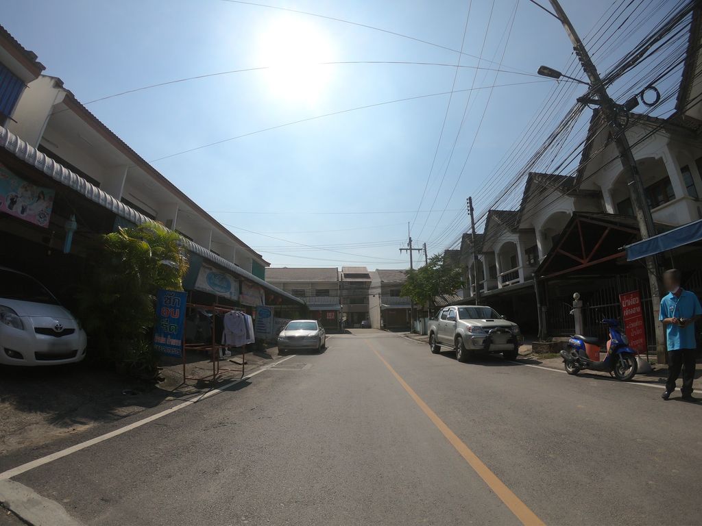 ภาพถนนตรงที่ WrapCarเชียงใหม่ รับแต่งรถ แต่งสติ๊กเกอร์ หุ้มฟิมล์ใสกันรอย CmCarwrap ตั้งอยู่ ถ่ายโดย chanuwath_grab พ.ศ. 2562 (2019) · A street-level view of where WrapCarเชียงใหม่ รับแต่งรถ แต่งสติ๊กเกอร์ หุ้มฟิมล์ใสกันรอย CmCarwrap stands, by chanuwath_grab in 2562 (2019)