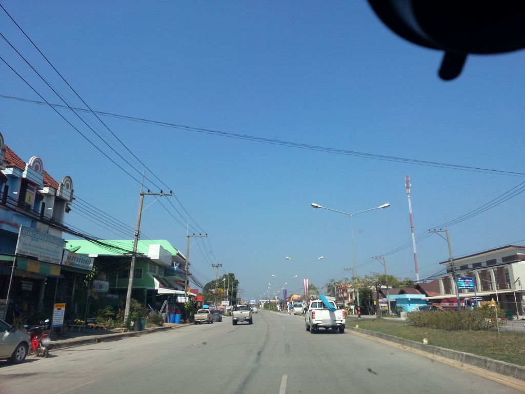 ภาพถนนตรงที่ Atm ธนาคารกรุงไทย สาขาไชยปราการ ตั้งอยู่ ถ่ายโดย mishari พ.ศ. 2558 (2015) · A street-level view of where Atm ธนาคารกรุงไทย สาขาไชยปราการ stands, by mishari in 2558 (2015)