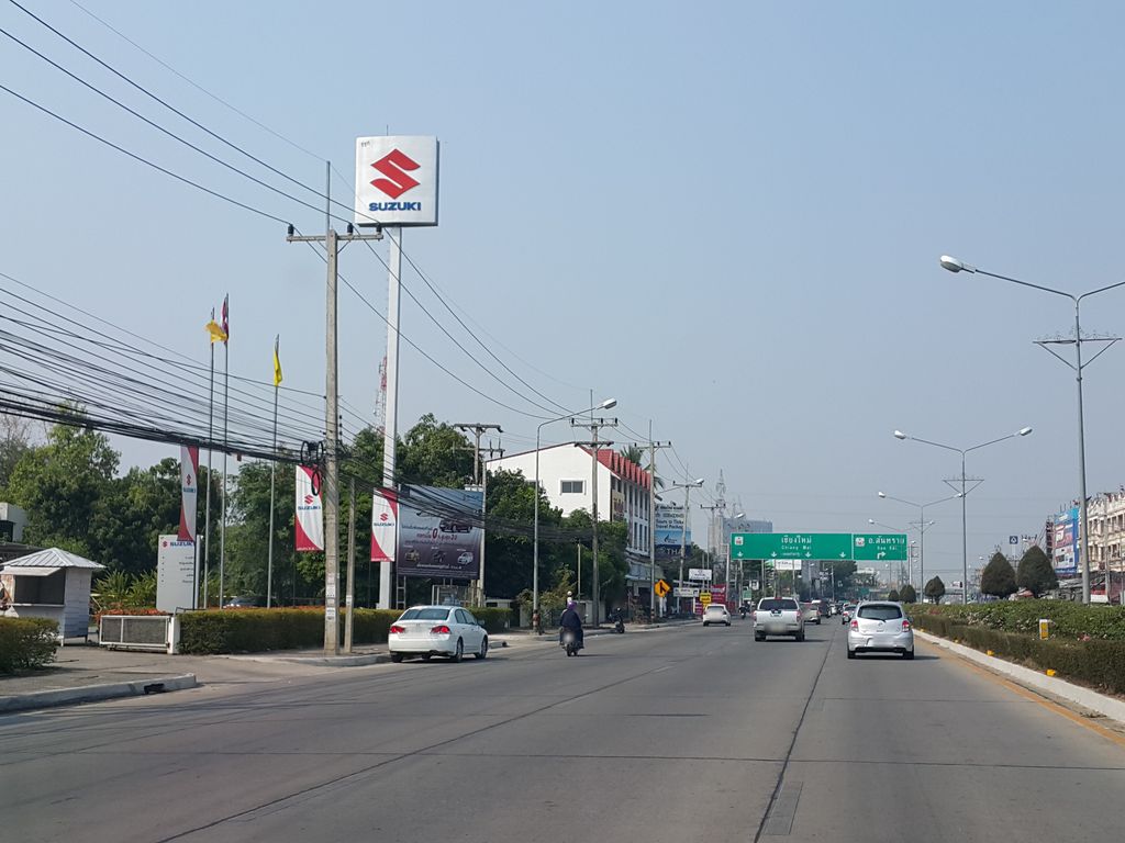 ภาพถนนตรงที่ กฤษโอชา สาขา กาดสามแยก ตั้งอยู่ ถ่ายโดย jrcarlsen พ.ศ. 2559 (2016) · A street-level view of where กฤษโอชา สาขา กาดสามแยก · Karisaocha Sakha Kat Samyaek stands, by jrcarlsen in 2559 (2016)
