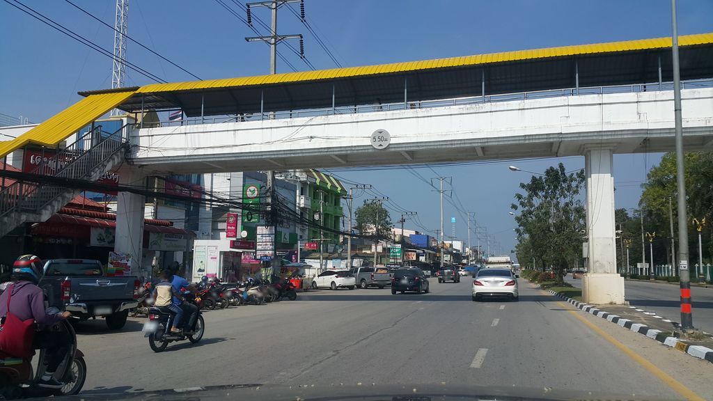 ภาพถนนตรงที่ RichCosmetics-Maejo ตั้งอยู่ ถ่ายโดย jrcarlsen พ.ศ. 2562 (2019) · A street-level view of where RichCosmetics-Maejo stands, by jrcarlsen in 2562 (2019)