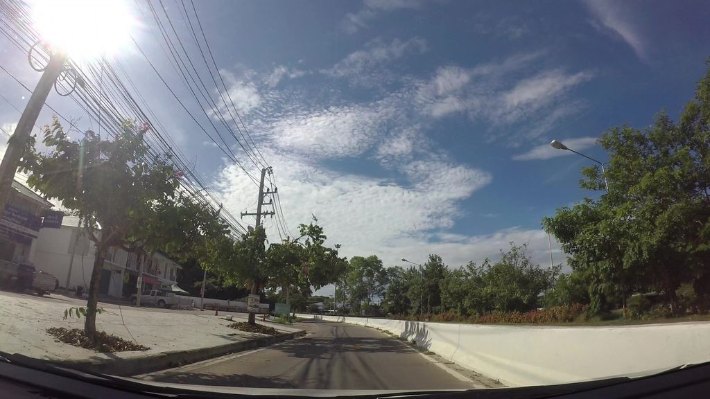 ภาพถนนตรงที่ อลิอันซ์ อยุธยา ตั้งอยู่ ถ่ายโดย kaart_3 พ.ศ. 2562 (2019) · A street-level view of where อลิอันซ์ อยุธยา · Allianz Yutya stands, by kaart_3 in 2562 (2019)