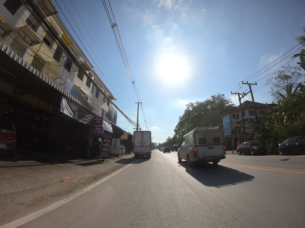 ภาพถนนตรงที่ พี.เอส.เบาะหนังแท้ ตั้งอยู่ ถ่ายโดย chanuwath_grab พ.ศ. 2562 (2019) · A street-level view of where พี.เอส.เบาะหนังแท้ · Phi.S.bonangthae stands, by chanuwath_grab in 2562 (2019)