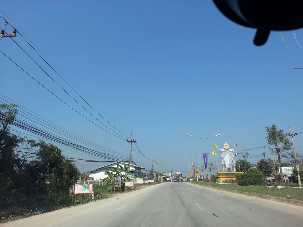 ภาพถนนตรงที่ บ้านท่าคลินิก. ไชยปราการ ตั้งอยู่ ถ่ายโดย mishari พ.ศ. 2558 (2015) · A street-level view of where บ้านท่าคลินิก. ไชยปราการ · Ban Tha Clinic. Chai Prakan stands, by mishari in 2558 (2015)