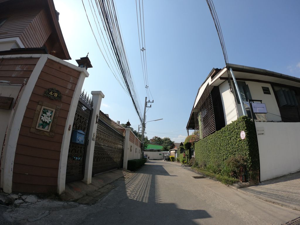ภาพถนนตรงที่ Celosia Chiang Mai ตั้งอยู่ ถ่ายโดย chanuwath_grab พ.ศ. 2562 (2019) · A street-level view of where Celosia Chiang Mai stands, by chanuwath_grab in 2562 (2019)