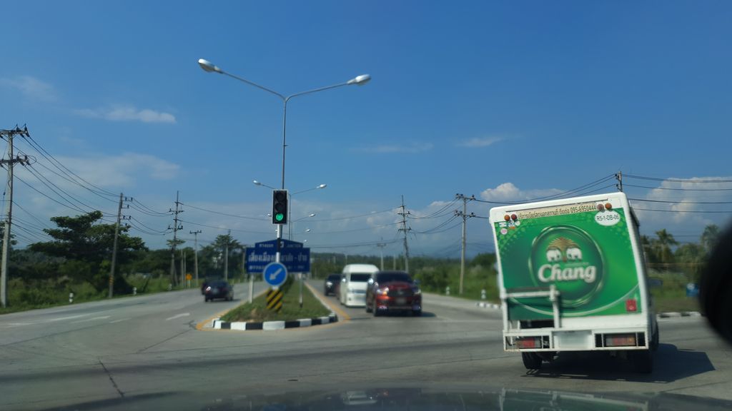 ภาพถนนตรงที่ หนองดงทอง ตั้งอยู่ ถ่ายโดย jrcarlsen พ.ศ. 2562 (2019) · A street-level view of where หนองดงทอง · Nong Dong Thong stands, by jrcarlsen in 2562 (2019)