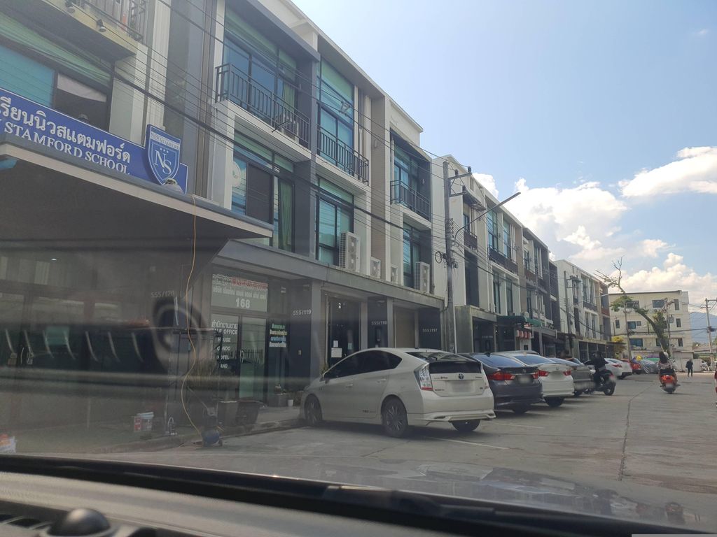 ภาพถนนตรงที่ เช่าบ้าน-ซื้อขายบ้าน เชียงใหม่ - Cmlh168 Co., Ltd. ตั้งอยู่ ถ่ายโดย jrcarlsen พ.ศ. 2566 (2023) · A street-level view of where เช่าบ้าน-ซื้อขายบ้าน เชียงใหม่ - Cmlh168 Co., Ltd. stands, by jrcarlsen in 2566 (2023)