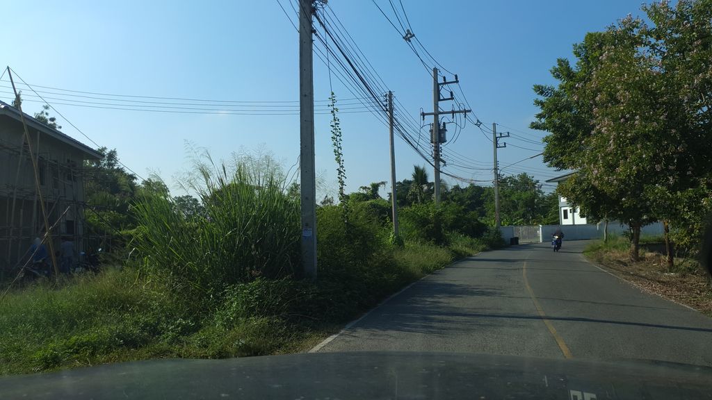 ภาพถนนตรงที่ เอวาริณณ์ การค้า ตั้งอยู่ ถ่ายโดย jrcarlsen พ.ศ. 2562 (2019) · A street-level view of where เอวาริณณ์ การค้า · Eorin Kankha stands, by jrcarlsen in 2562 (2019)