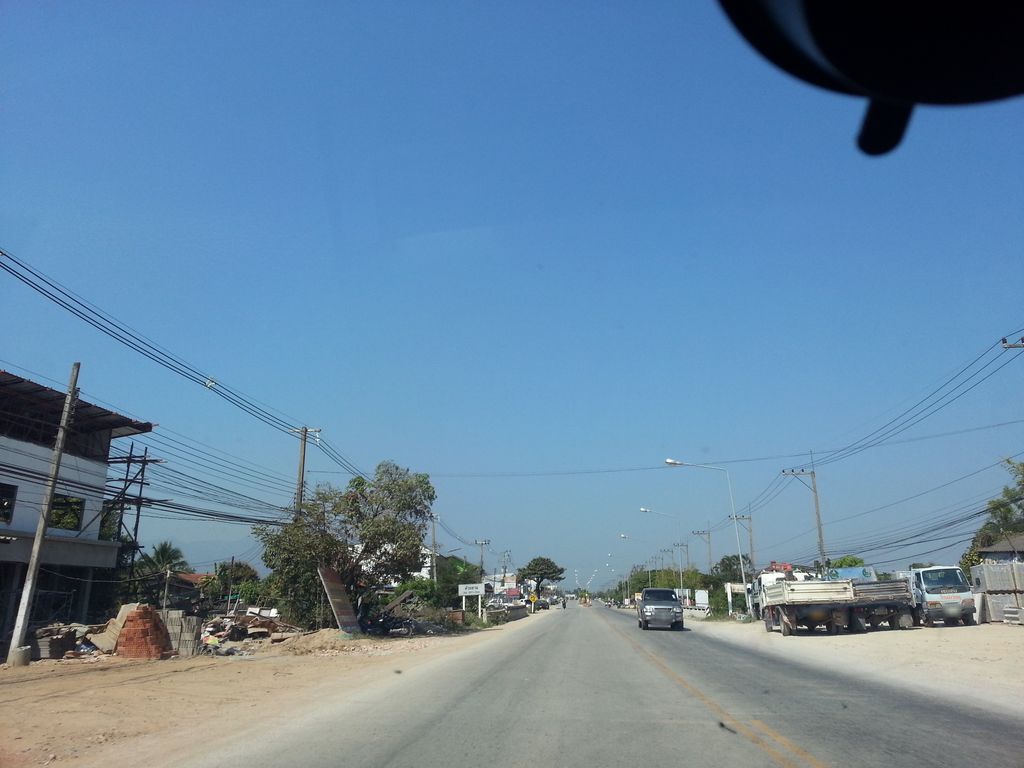 ภาพถนนตรงที่ อุดมสุขบุฟเฟ่ต์ ตั้งอยู่ ถ่ายโดย mishari พ.ศ. 2558 (2015) · A street-level view of where อุดมสุขบุฟเฟ่ต์ · Utmasuk Buffet stands, by mishari in 2558 (2015)