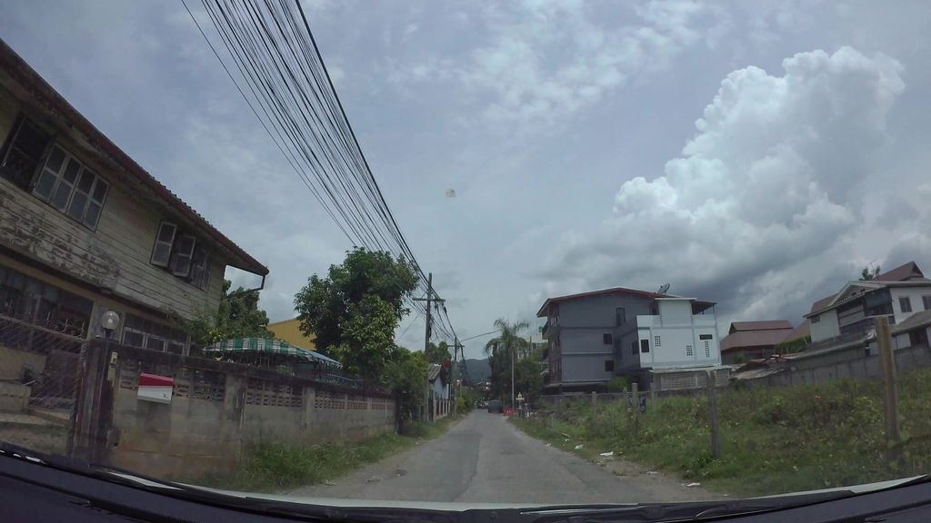 ภาพถนนตรงที่ Thong-urai Cafe & Paw Made Painting ตั้งอยู่ ถ่ายโดย kaart_3 พ.ศ. 2562 (2019) · A street-level view of where Thong-urai Cafe & Paw Made Painting stands, by kaart_3 in 2562 (2019)