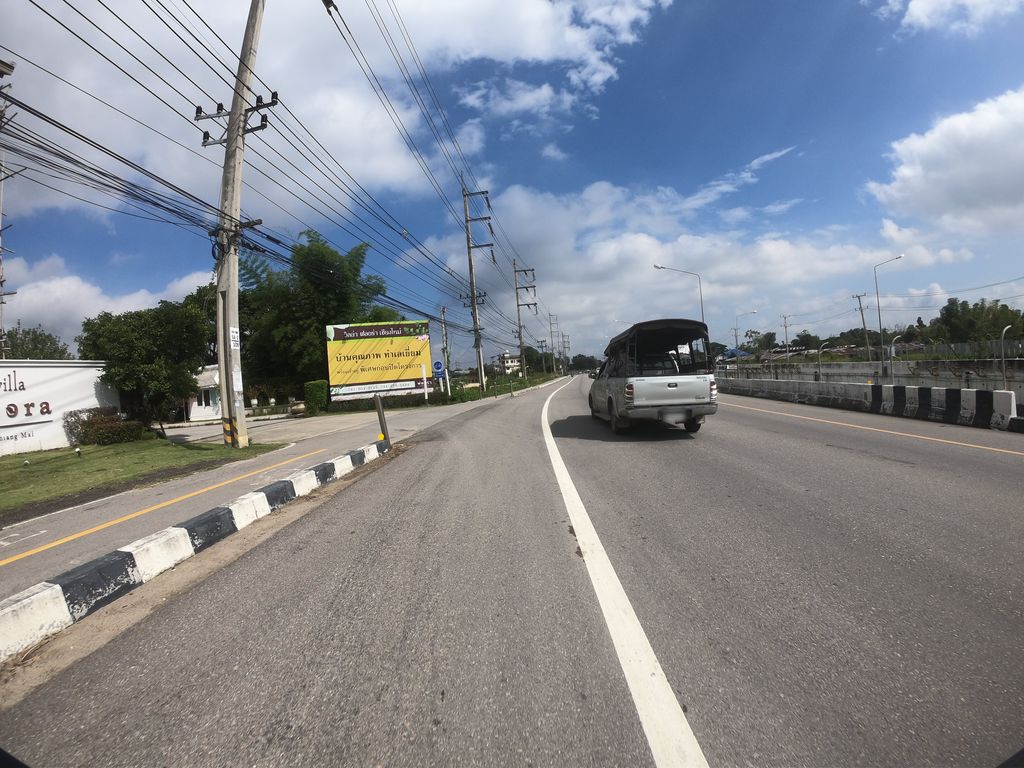 ภาพถนนตรงที่ Zhihua ตั้งอยู่ ถ่ายโดย chanuwath_grab พ.ศ. 2562 (2019) · A street-level view of where Zhihua stands, by chanuwath_grab in 2562 (2019)