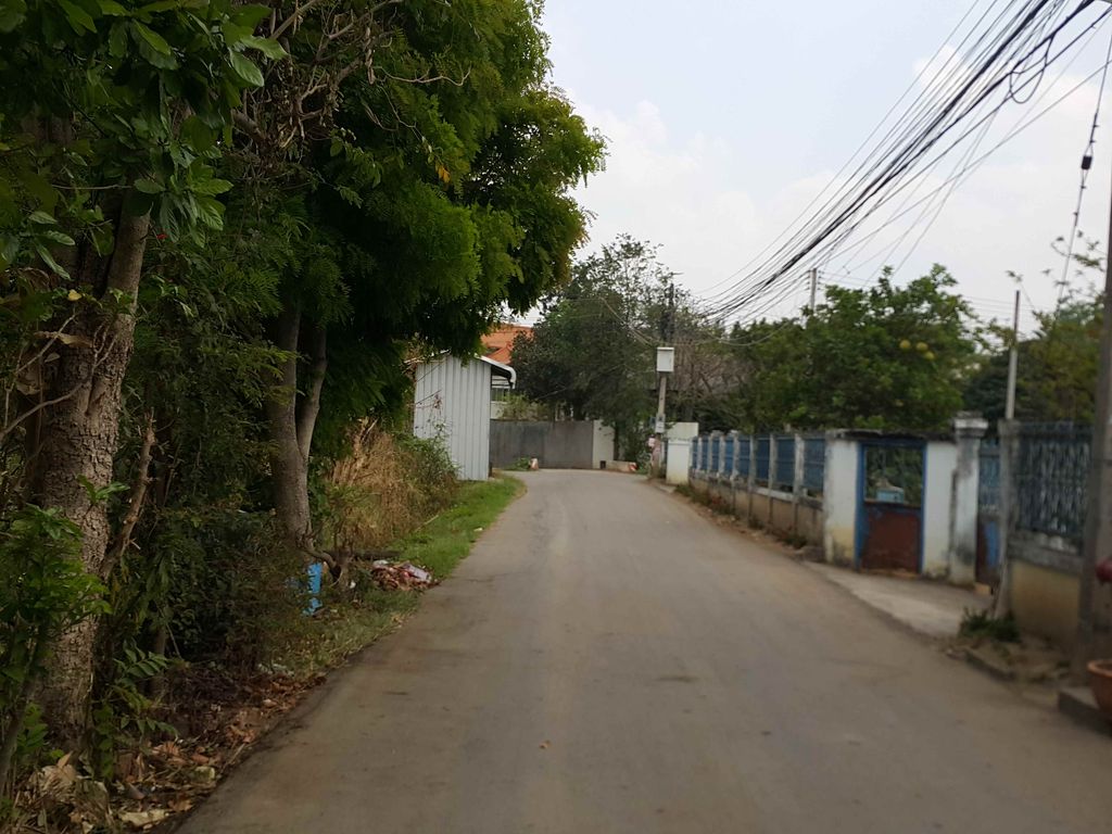 ภาพถนนตรงที่ My kitchen chiang mai ตั้งอยู่ ถ่ายโดย jrcarlsen พ.ศ. 2558 (2015) · A street-level view of where My kitchen chiang mai stands, by jrcarlsen in 2558 (2015)