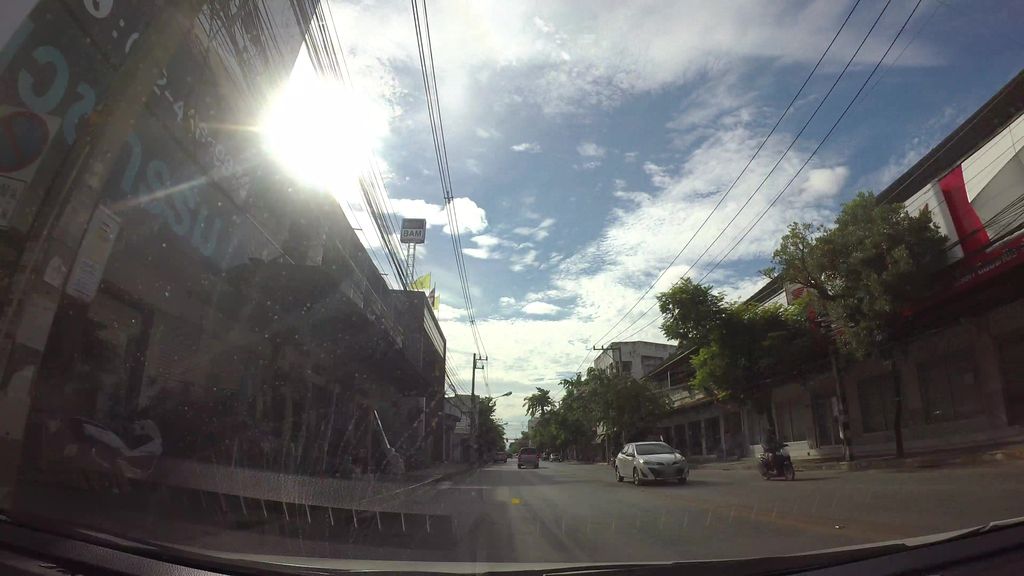 ภาพถนนตรงที่ เงินไชโย ตั้งอยู่ ถ่ายโดย kaart_3 พ.ศ. 2562 (2019) · A street-level view of where เงินไชโย · Ngoen Chaiyo stands, by kaart_3 in 2562 (2019)