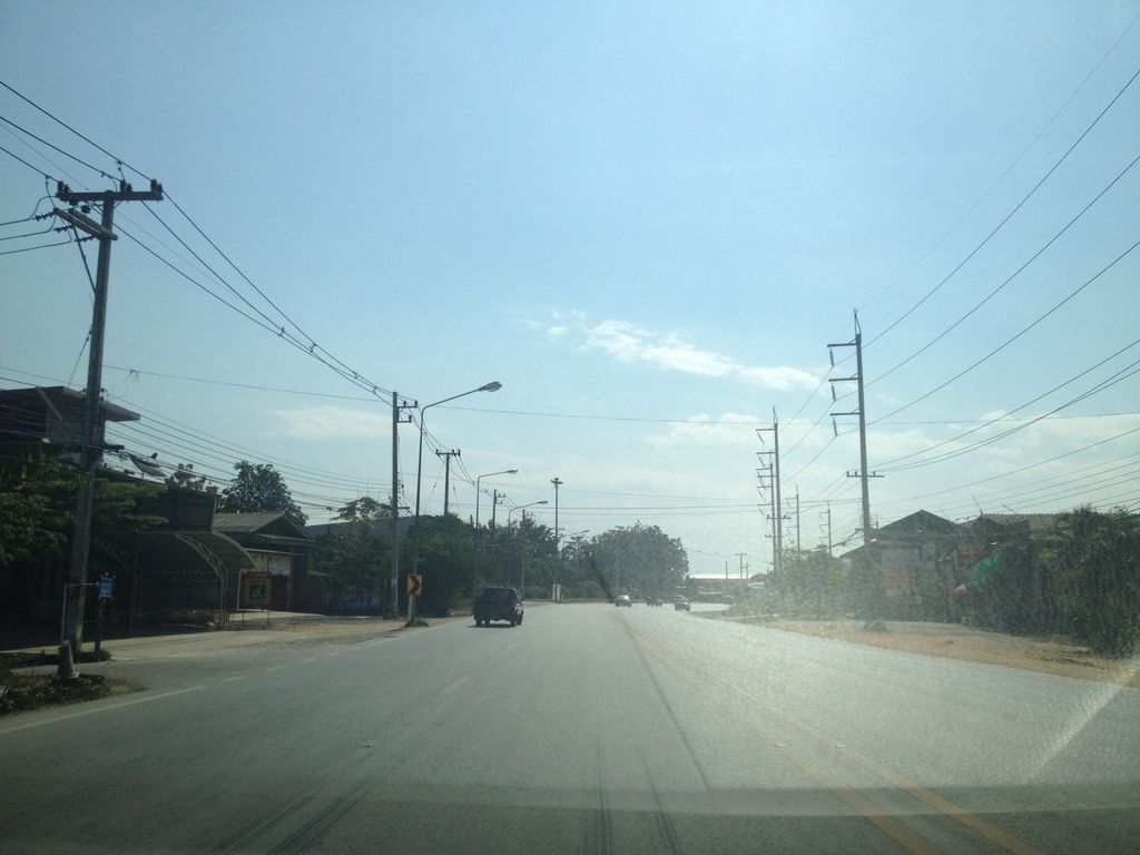 ภาพถนนตรงที่ Chamakao ชามะเก๋าสาขาจอมทอง ตั้งอยู่ ถ่ายโดย jimwatana พ.ศ. 2558 (2015) · A street-level view of where Chamakao ชามะเก๋าสาขาจอมทอง stands, by jimwatana in 2558 (2015)