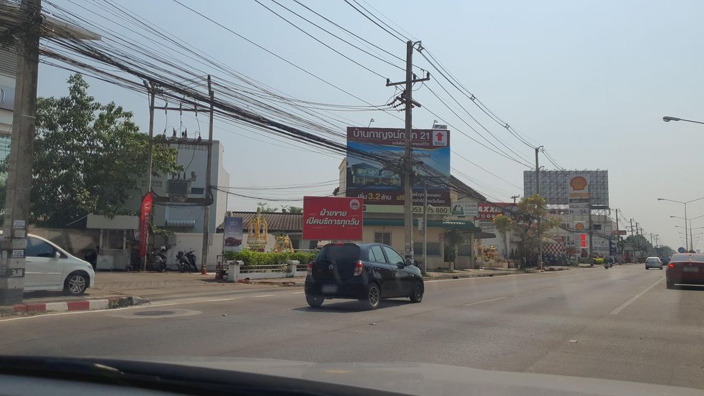 ภาพถนนตรงที่ Action Spa Car Care เชียงใหม่หางดง ตั้งอยู่ ถ่ายโดย jrcarlsen พ.ศ. 2565 (2022) · A street-level view of where Action Spa Car Care เชียงใหม่หางดง stands, by jrcarlsen in 2565 (2022)