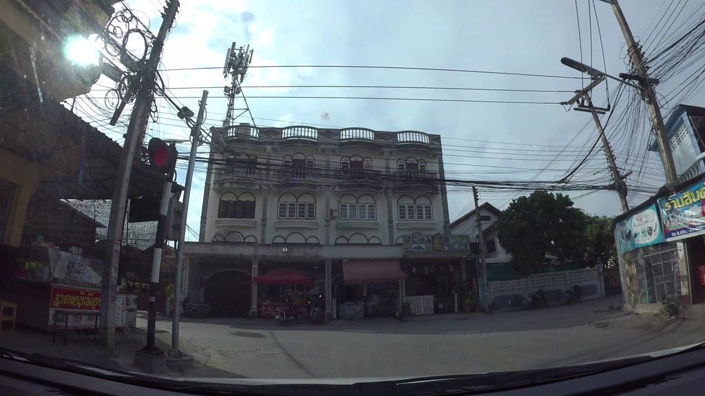 ภาพถนนตรงที่ ราดหน้าเมืองชลฯ ตั้งอยู่ ถ่ายโดย kaart_3 พ.ศ. 2562 (2019) · A street-level view of where ราดหน้าเมืองชลฯ · Rat Namueang Chon stands, by kaart_3 in 2562 (2019)