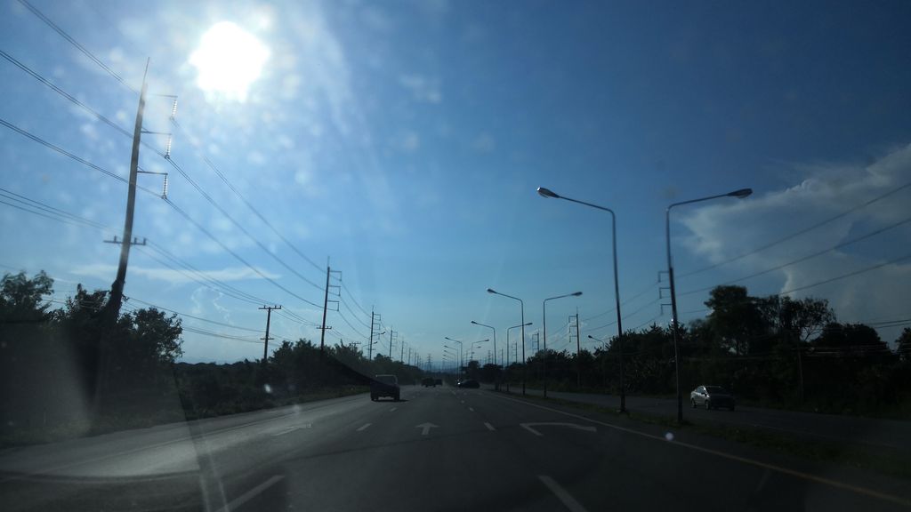 ภาพถนนตรงที่ ศาลพระภูมิ เชียงใหม่ ตั้งอยู่ ถ่ายโดย charlesano พ.ศ. 2561 (2018) · A street-level view of where ศาลพระภูมิ เชียงใหม่ · San Phra Phum Chiang Mai stands, by charlesano in 2561 (2018)
