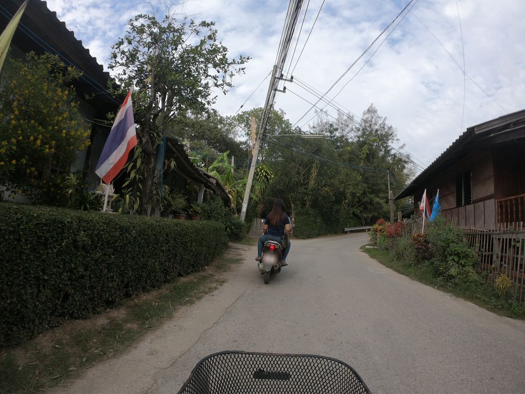 ภาพถนนตรงที่ ร้านสุภพแก๊ส ตั้งอยู่ ถ่ายโดย chanuwath_grab พ.ศ. 2562 (2019) · A street-level view of where ร้านสุภพแก๊ส · Ran Su Phop Kaet stands, by chanuwath_grab in 2562 (2019)