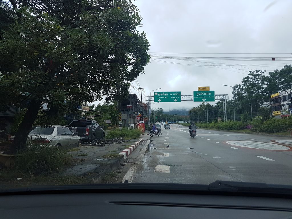 ภาพถนนตรงที่ THAIKOFF ตั้งอยู่ ถ่ายโดย ekkarin พ.ศ. 2561 (2018) · A street-level view of where THAIKOFF stands, by ekkarin in 2561 (2018)