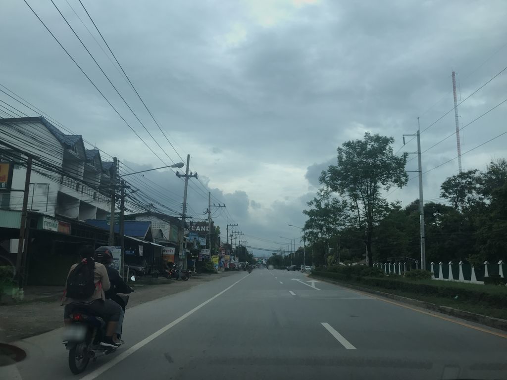ภาพถนนตรงที่ อี๊ดมอเตอร์ไซค์ ตั้งอยู่ ถ่ายโดย prasert พ.ศ. 2561 (2018) · A street-level view of where อี๊ดมอเตอร์ไซค์ · It Motorcycle stands, by prasert in 2561 (2018)