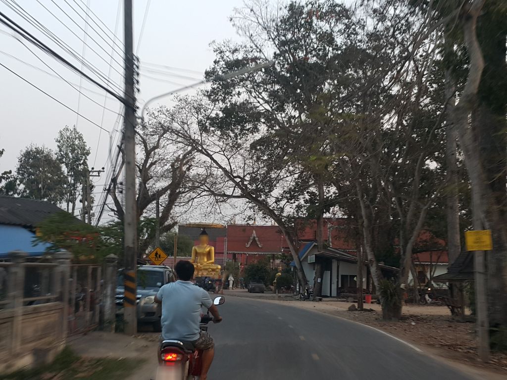ภาพถนนตรงที่ องค์การบริหารส่วนตำบลสันป่ายาง ตั้งอยู่ ถ่ายโดย jrcarlsen พ.ศ. 2559 (2016) · A street-level view of where องค์การบริหารส่วนตำบลสันป่ายาง · San Pa Yang Sub-district administrative organisation stands, by jrcarlsen in 2559 (2016)