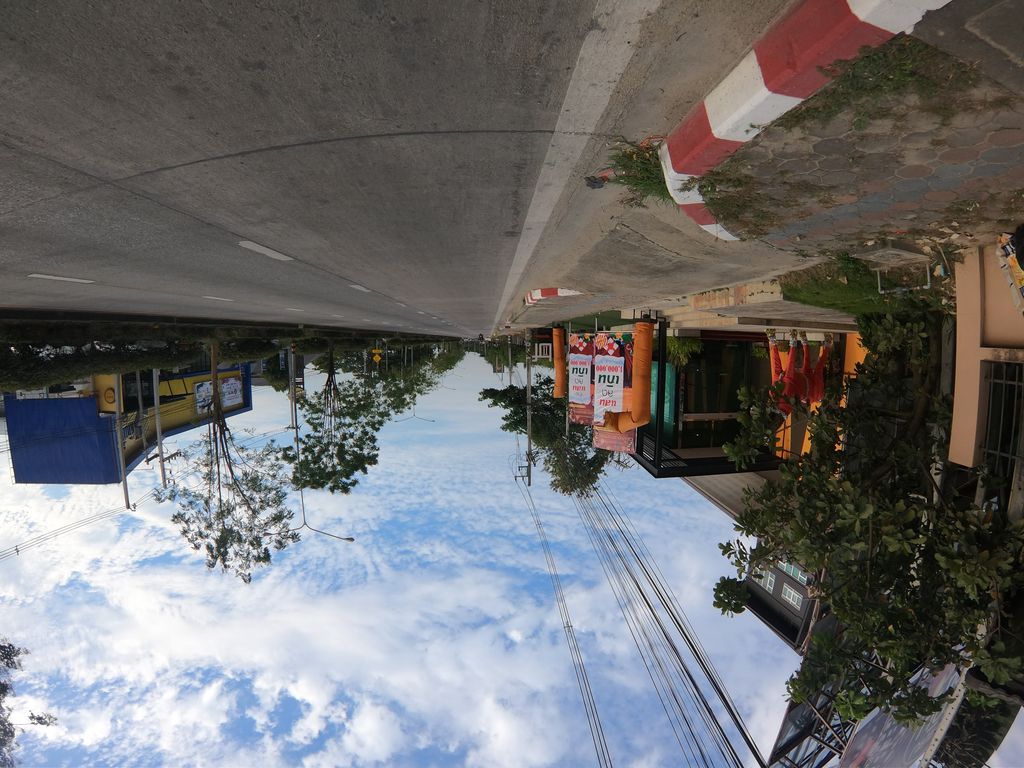 ภาพถนนตรงที่ โยคะลัดดารมย์ เชียงใหม่ by ครูออยศิรินทร์พร - Yoga Chiang Mai ตั้งอยู่ ถ่ายโดย chanuwath_grab พ.ศ. 2562 (2019) · A street-level view of where โยคะลัดดารมย์ เชียงใหม่ by ครูออยศิรินทร์พร - Yoga Chiang Mai stands, by chanuwath_grab in 2562 (2019)