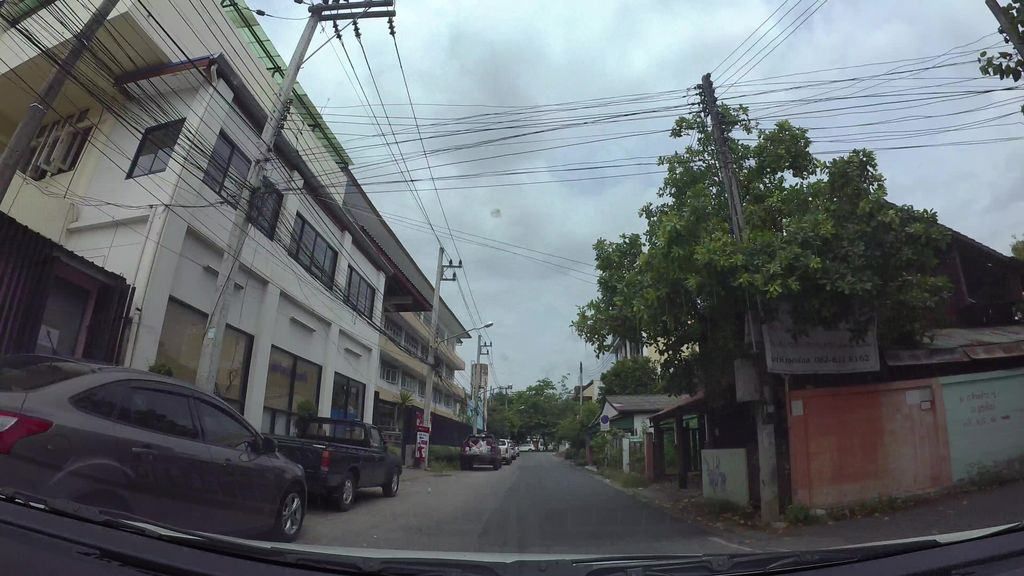 ภาพถนนตรงที่ Phordee Bistro ตั้งอยู่ ถ่ายโดย kaart_3 พ.ศ. 2562 (2019) · A street-level view of where Phordee Bistro stands, by kaart_3 in 2562 (2019)