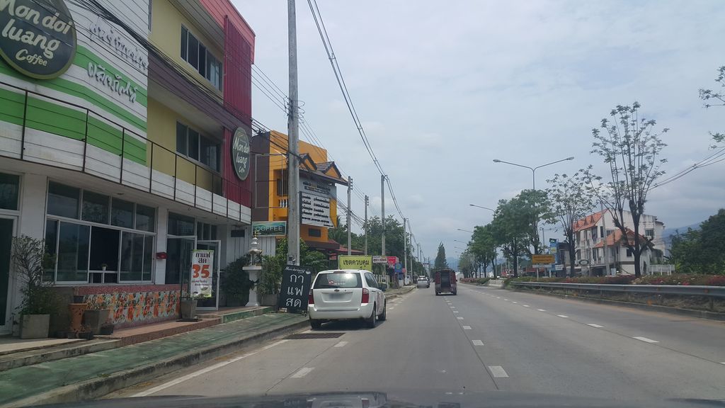 ภาพถนนตรงที่ F.p Car​ Wash ตั้งอยู่ ถ่ายโดย jrcarlsen พ.ศ. 2561 (2018) · A street-level view of where F.p Car​ Wash stands, by jrcarlsen in 2561 (2018)