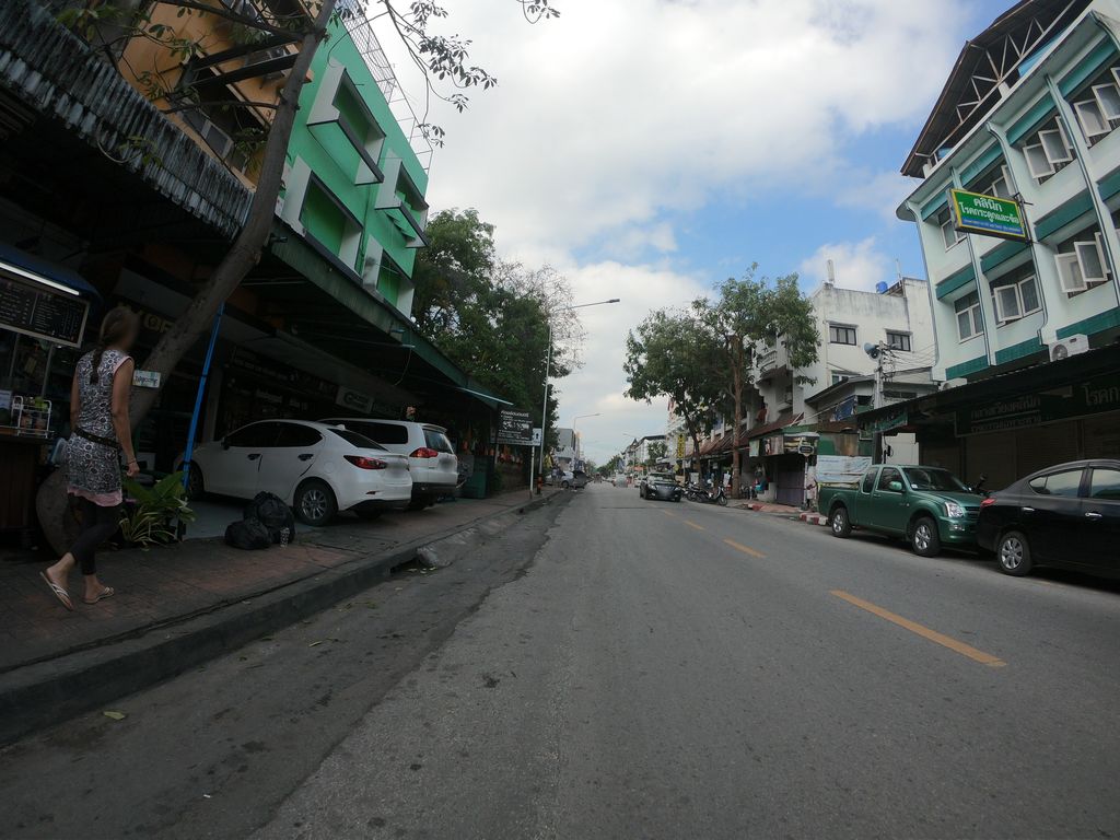 ภาพถนนตรงที่ Mayom Tree - Breakfast & Brunch ตั้งอยู่ ถ่ายโดย chanuwath_grab พ.ศ. 2562 (2019) · A street-level view of where Mayom Tree - Breakfast & Brunch stands, by chanuwath_grab in 2562 (2019)